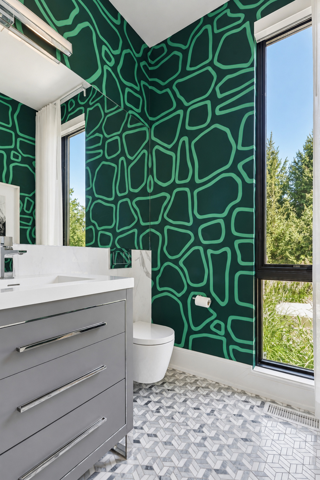 Secondary bath at 286 Hartshorn Drive, Short Hills