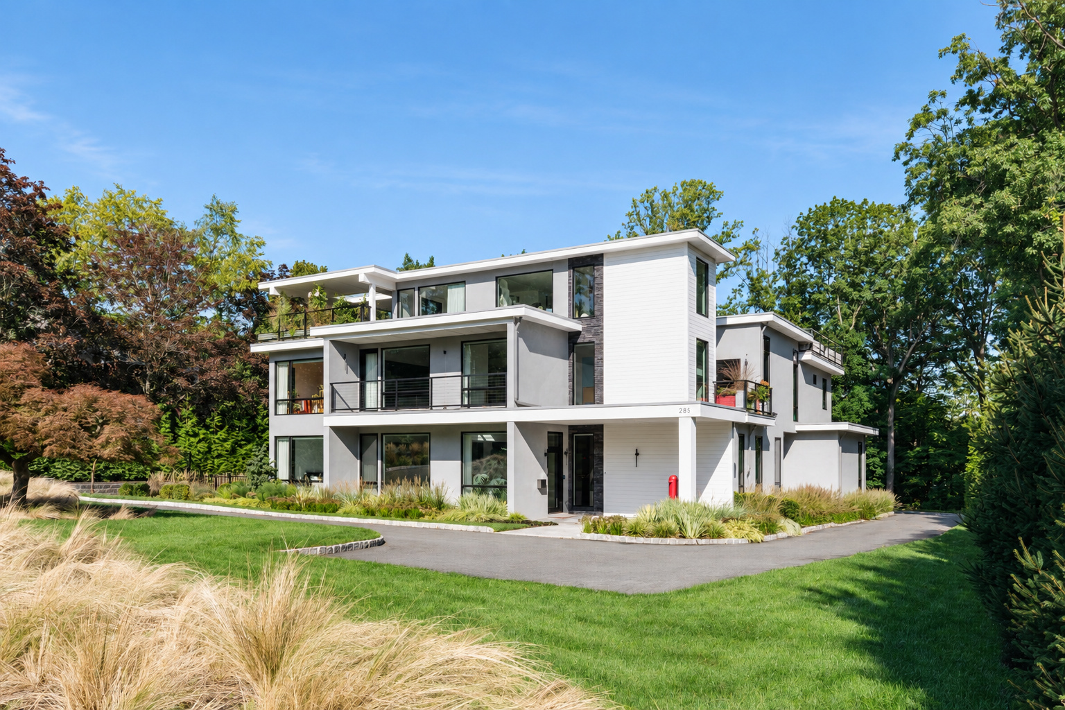 Front elevation at 286 Hartshorn Drive, Short Hills
